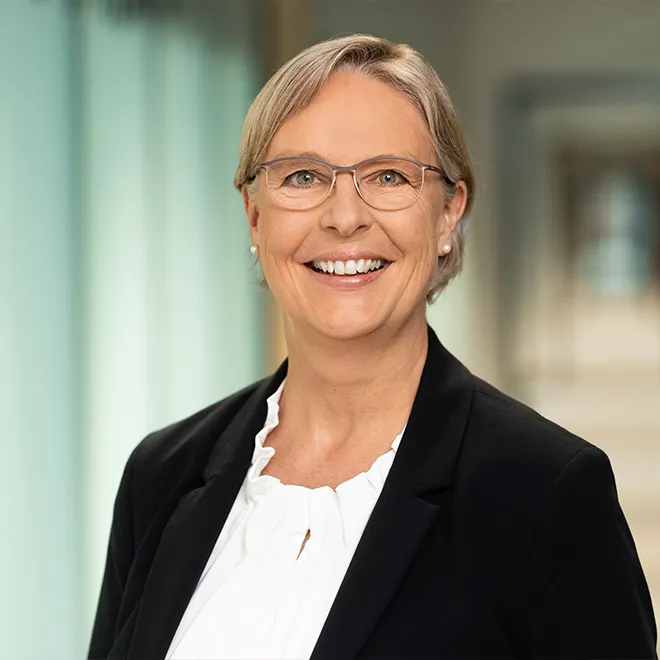Gabriele Widmann, Volkswirtin bei der Deka